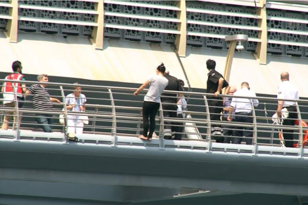 Haliç Köprüsü’nde intihar girişimi