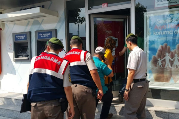 Düzce'de Bank Asya şubesinde arama