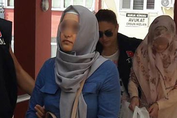 FETÖ'nün 21 'Ablası' gözaltına alındı