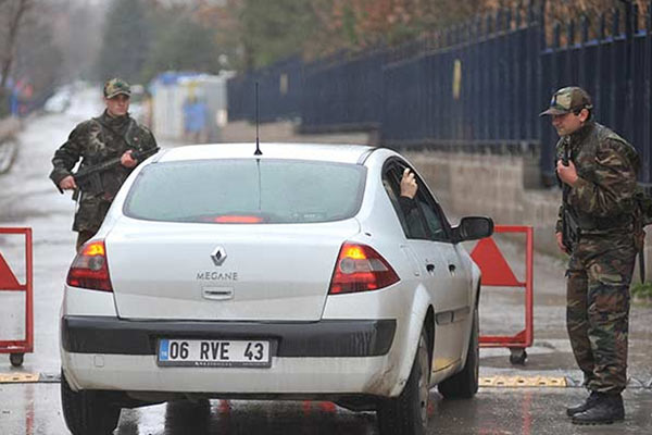 Arınç iddiasıyla gizli belgeleri çalmışlar