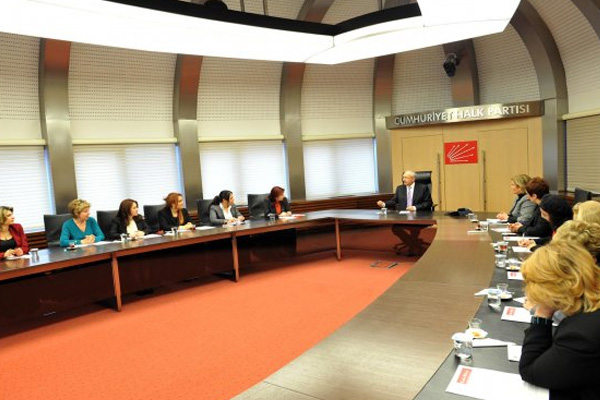 CHP Yenikapı daveti için toplanıyor