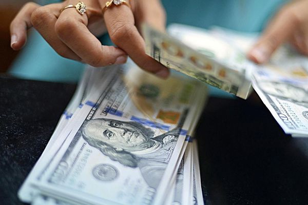 Dolar kritik seviyenin altına indi!