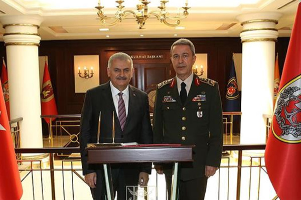 Başbakan Yıldırım cuma namazını Genelkurmay'da kıldı