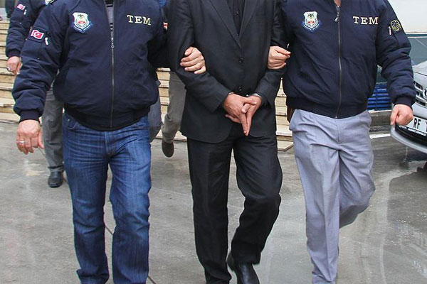 Mersin’de 220 FETÖ’cü tutuklandı