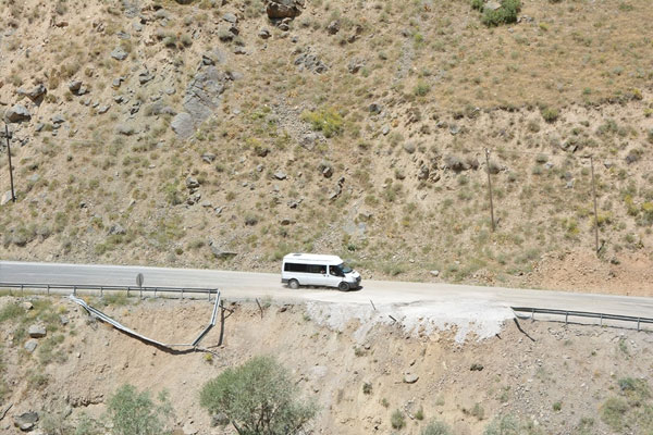 Van'da askere EYP'li saldırı