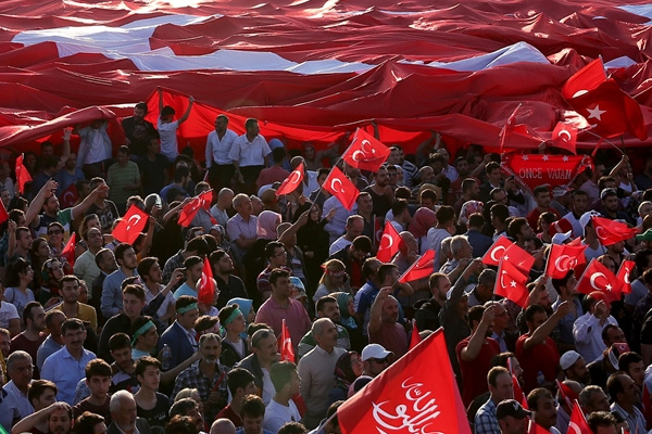 Yenikapı'da tarihi gün: Demokrasi ve Şehitler Mitingi