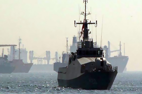 Yenikapı sahilinde savaş gemileri