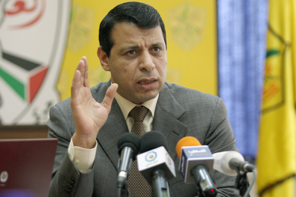 Her taşın altından çıkan Muhammed Dahlan kimdir?