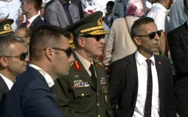 Gül, Akar ve Görmez mitinge aynı anda geldi