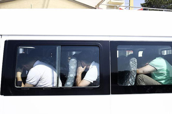 Elazığ'daki 13 polis tutuklandı