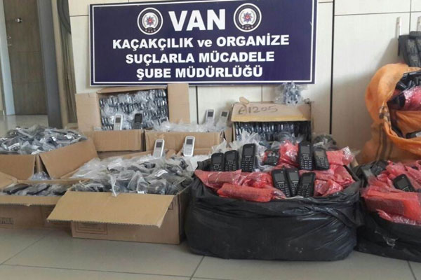 Van’da 3 bin 730 kaçak cep telefonu yakalandı
