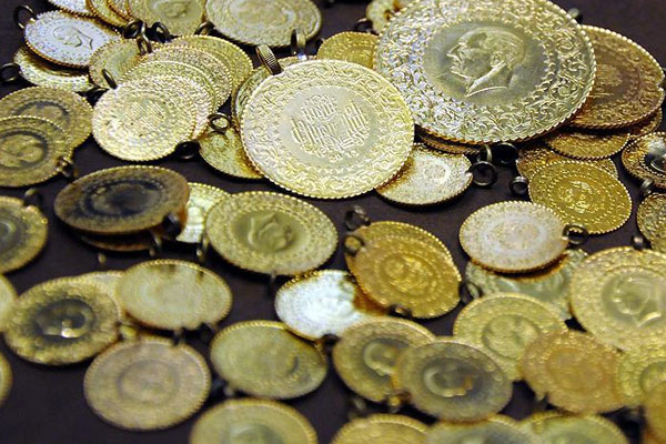 Altın haftaya düşüşle girdi