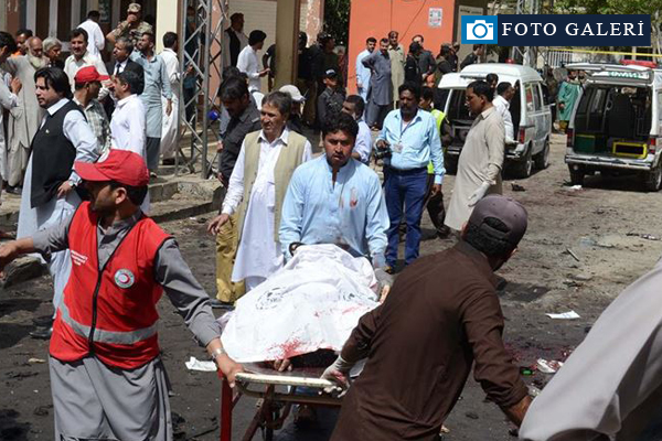 Pakistan'da hastaneye bombalı saldırı