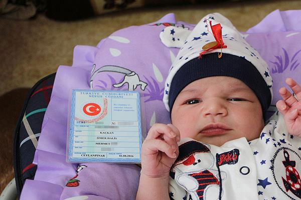 Bebeklerine şehit Halisdemir'in adını verdiler