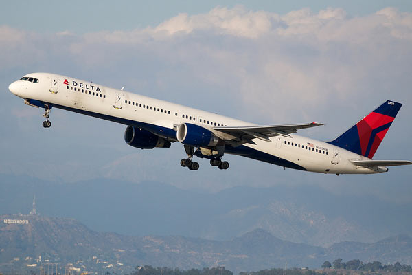 Sistem çöktü, uçak seferleri iptal edildi