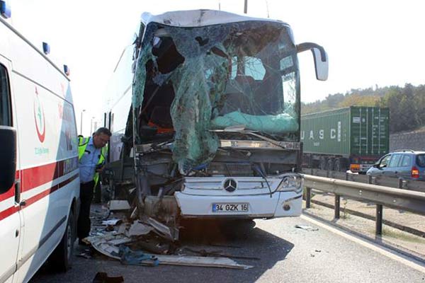 TEM’de korkunç kaza: 5 yaralı
