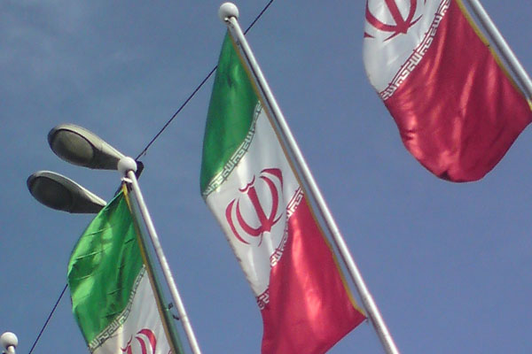 İran'dan Kürtlere: Birlik olun