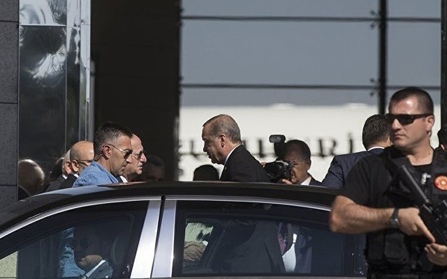 Erdoğan'ın Rusya uçağında MİT Müsteşarı Hakan Fidan da var