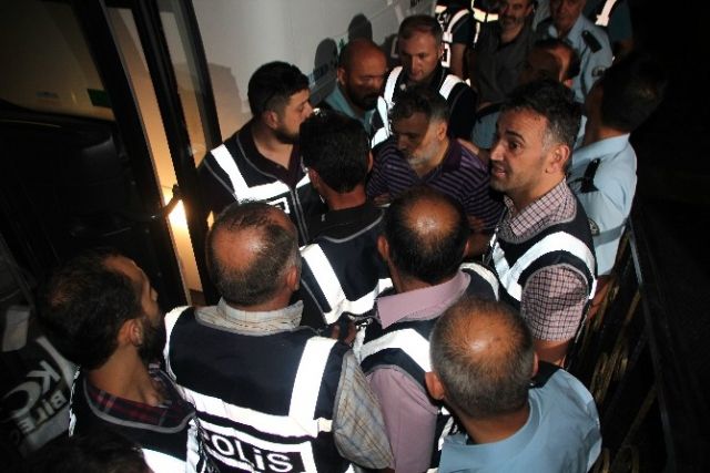 Bilecik'teki FETÖ operasyonunda 24 kisi tutuklandı