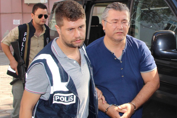 Eski rektör FETÖ soruşturmasında tutuklandı