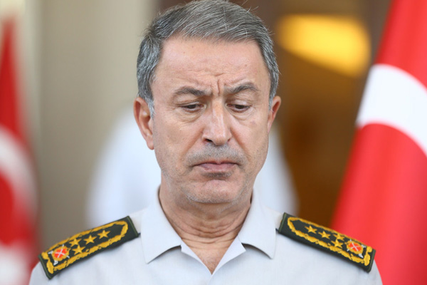 Hulusi Akar'ı Zekai Paşa'nın kurduğu ekip koruyor