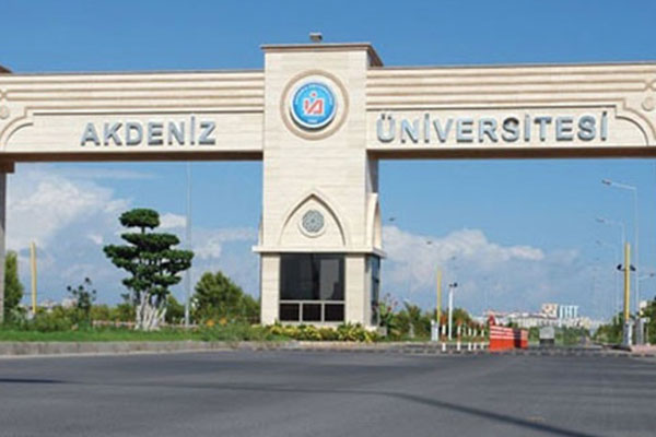 Akdeniz Üniversitesi'nde 129 personel açığa alındı