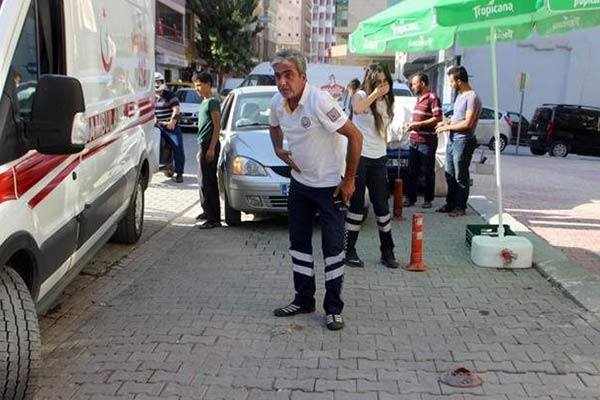 Saldırıya uğrayan 112 ekibi karakola kaçarak kurtuldu