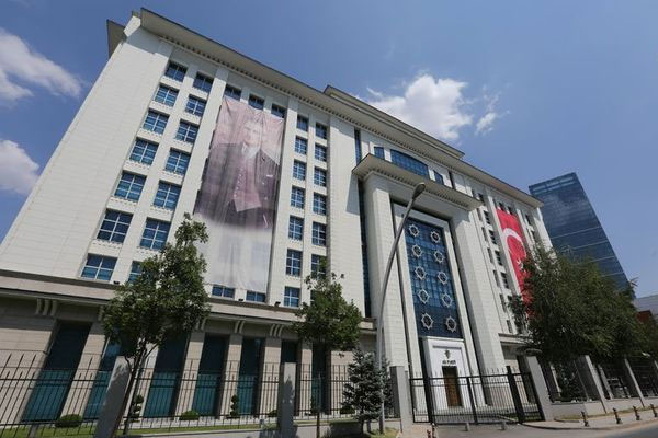 AK Parti'den sürpriz '14 Ağustos' kararı