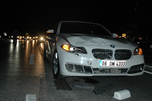 İzmir'de feci kaza: 2 kişiyi ezip kaçtı!