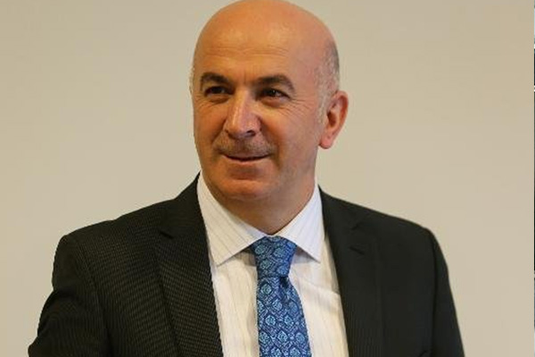 Kadir Topbaş'tan özür dileyip görevinden ayrıldı