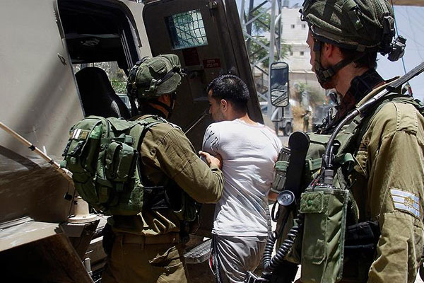 İsrail 12 kişiyi gözaltına aldı