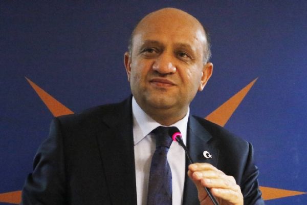 Bakan'dan TSK'daki 'pilot açığı' ile ilgili açıklama