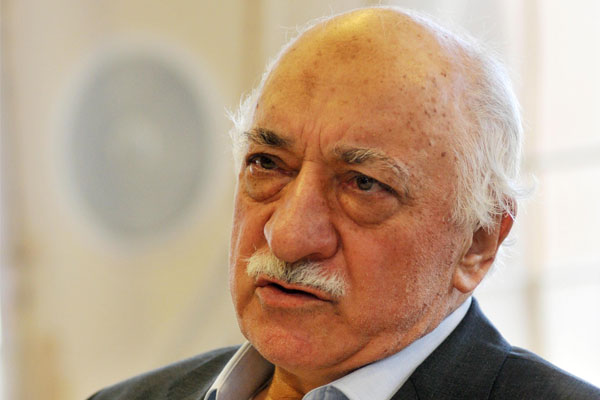 Gülen darbe tarihini 40 yıl önce vermiş