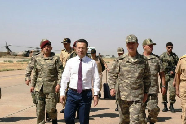 Hulusi Akar ve kuvvet komutanları Diyarbakır'da