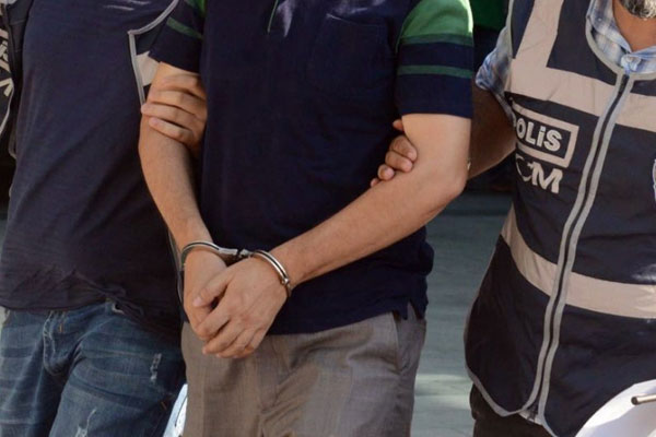 Adana’da 50 emniyet mensubu gözaltında