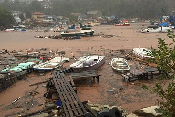 Sağanak yağmur, Bartın’da sele yol açtı