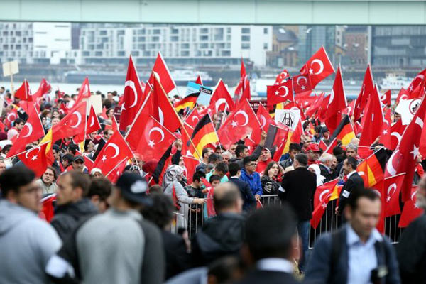 Avusturya'dan darbe karşıtı Türklere tehdit