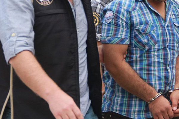 Cumhurbaşkanı ve Başbakan'a hakarete tutuklama