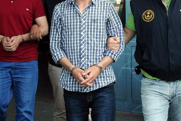 Antalya'da IŞİD şüphelisi 2 kişi tutuklandı