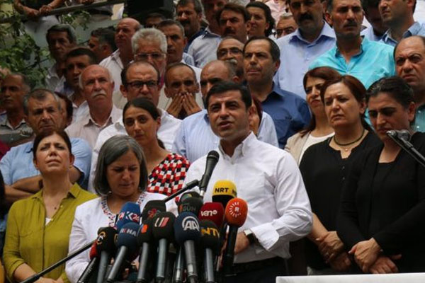 Demirtaş'tan tehdit: Yasaya karşı direneceğiz