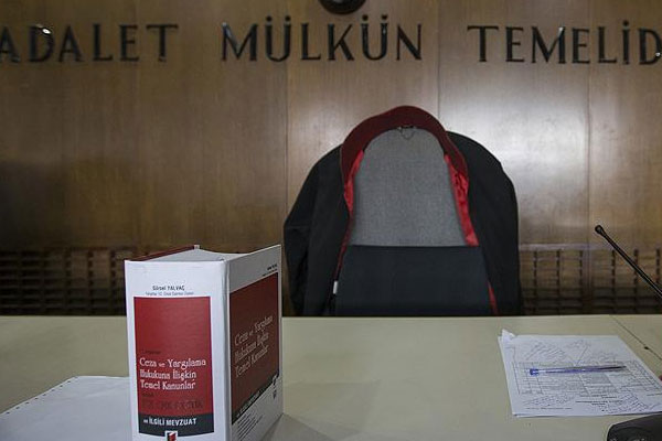 Darbeci albayın hakim eşine tutuklama