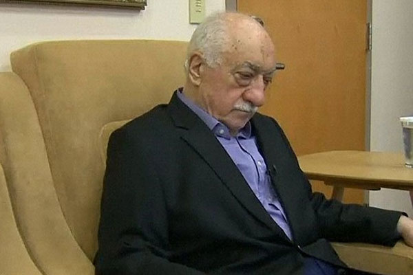 FETÖ'nün eski 'abla'sından açıklama: İtaat et, kurtul