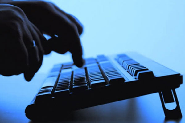 FETÖ'yü öven öğretmen gözaltında