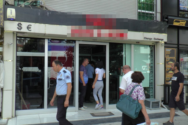 Bağdat Caddesi'nde silahlı soygun