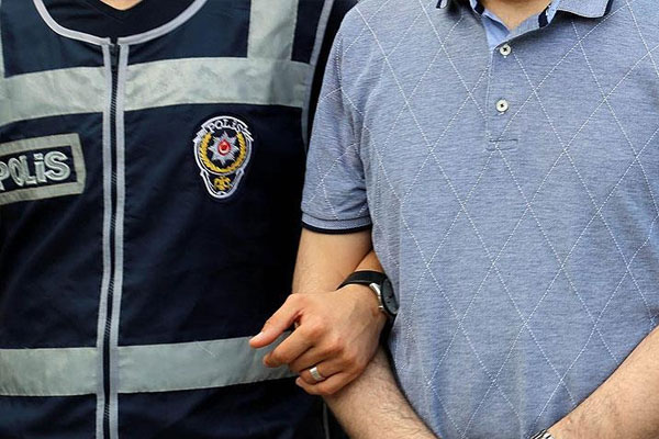 Zaman gazetesi yazarı Ali Ünal tutuklandı