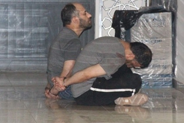 Darbe gecesinden WhatsApp notları: Yayını kesmemiz gerekiyor