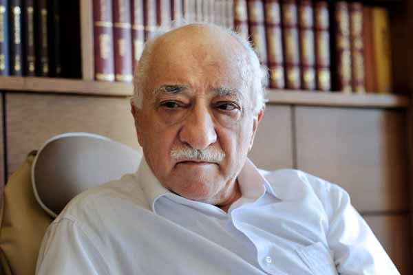 FETÖ dosyasına 'müstehcen fotoğraflar' da girdi