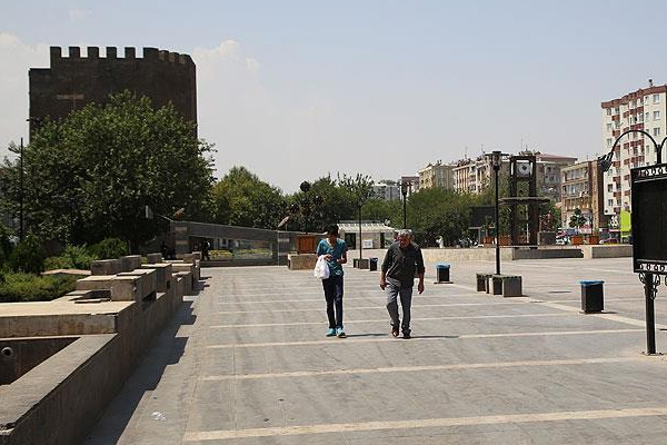 Diyarbakır'da eylem ve gösteri yürüyüşü yasaklandı