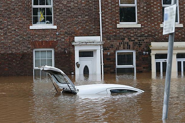 ABD'de sel 8 can aldı