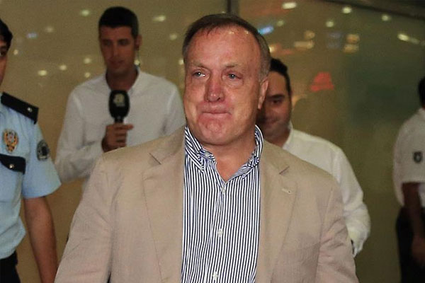 Fenerbahçe Advocaat'ı resmen açıkladı